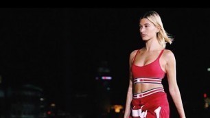'Hailey Baldwin for Tommy Hilfiger - Catwalk TOMMY NOW ICONS'